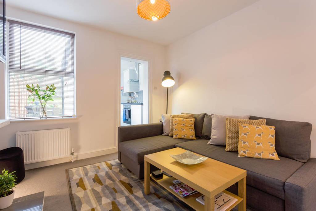 Ashton House - Stylish 2 Bedroom House, Close To Luton Town Center & Airport Esterno foto
